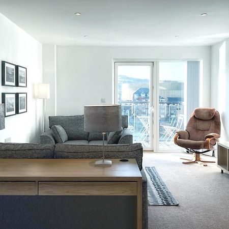 Elegant And Bright Seaside Apt In Swansea Marina ภายนอก รูปภาพ