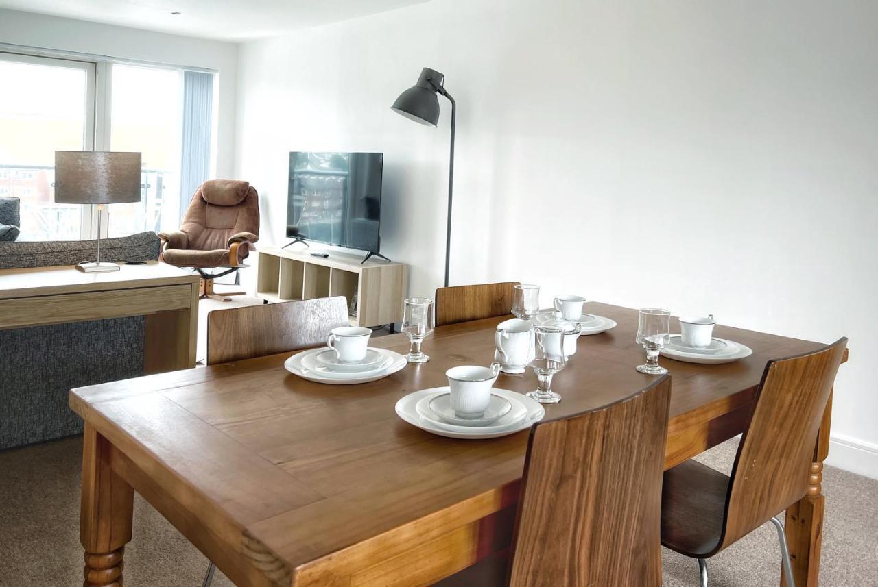Elegant And Bright Seaside Apt In Swansea Marina ภายนอก รูปภาพ