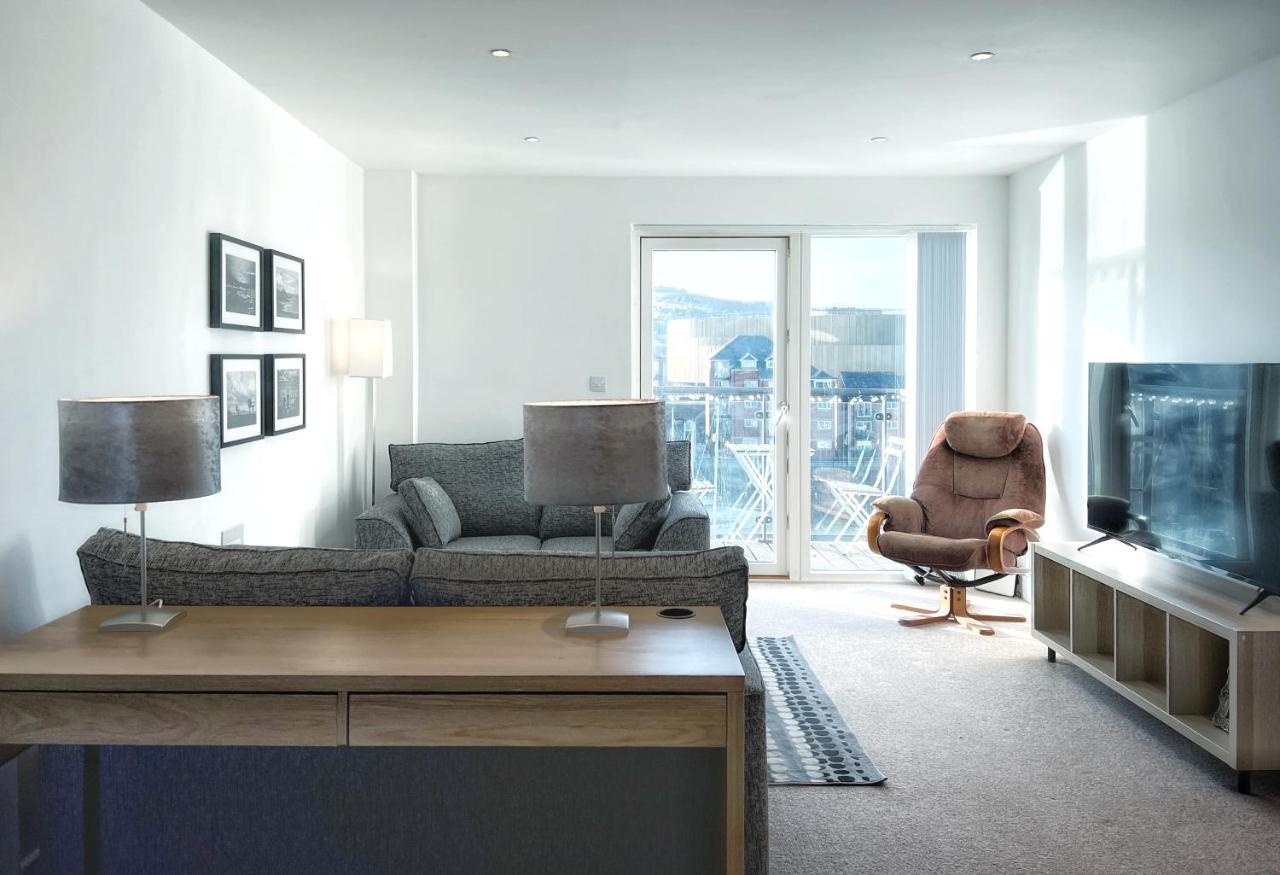 Elegant And Bright Seaside Apt In Swansea Marina ภายนอก รูปภาพ
