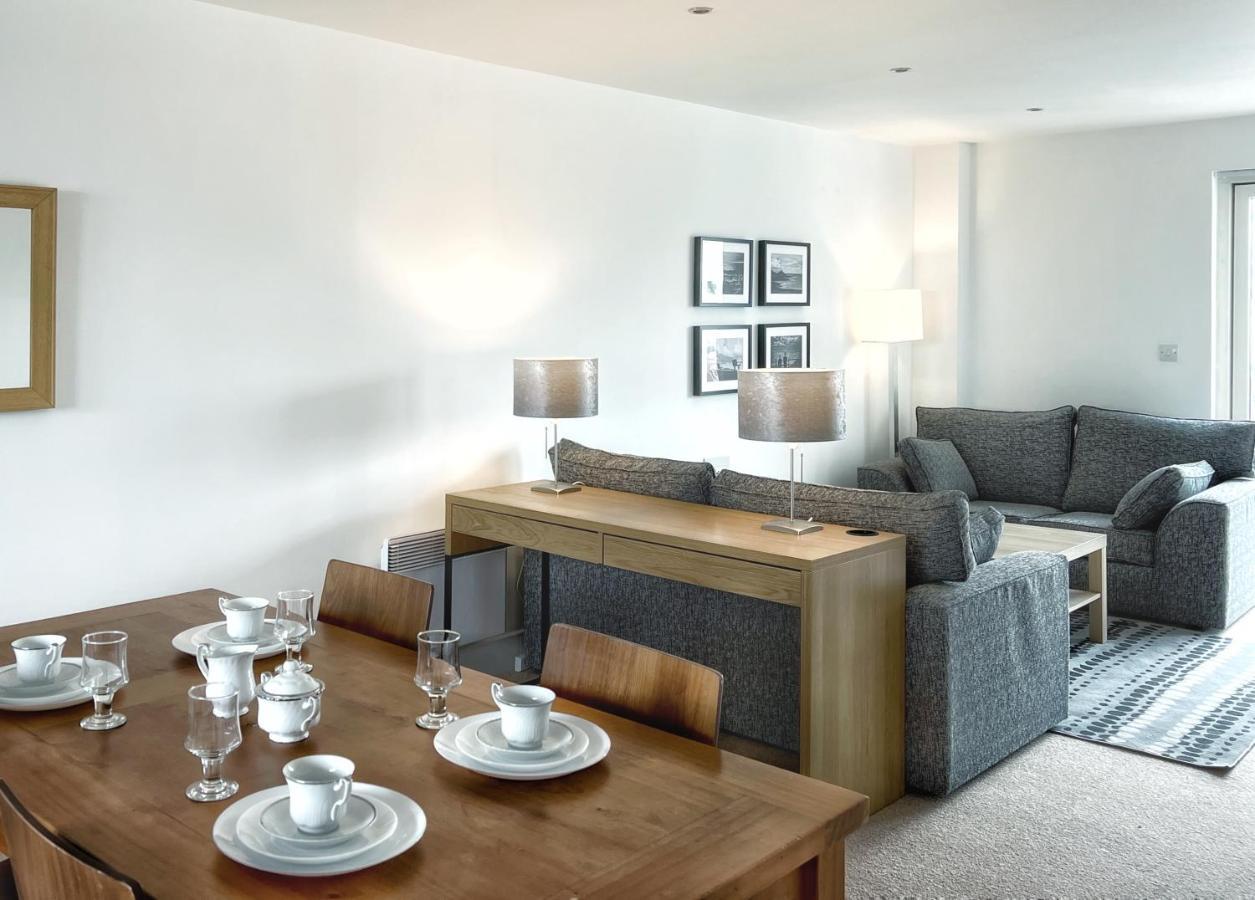 Elegant And Bright Seaside Apt In Swansea Marina ภายนอก รูปภาพ