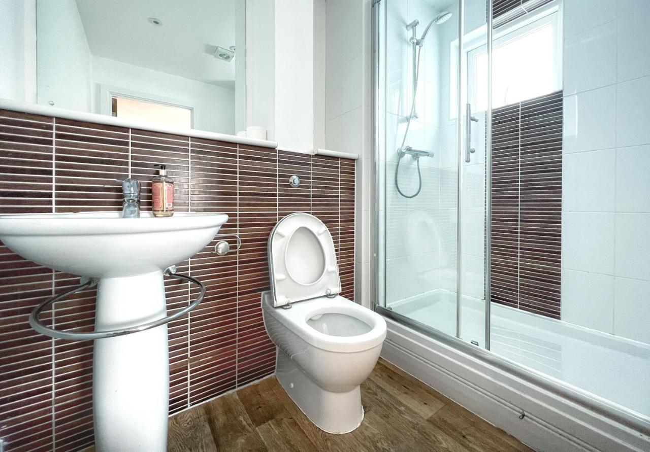 Elegant And Bright Seaside Apt In Swansea Marina ภายนอก รูปภาพ