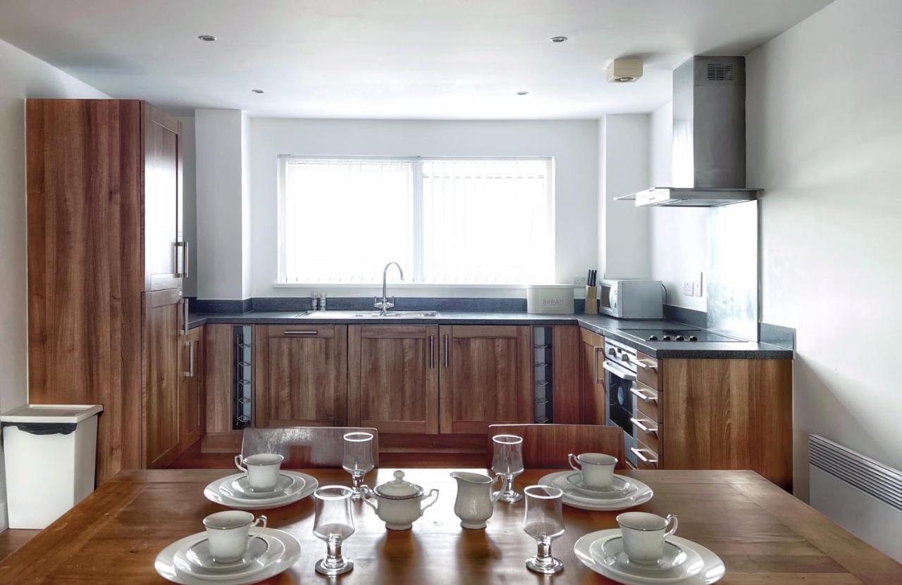 Elegant And Bright Seaside Apt In Swansea Marina ภายนอก รูปภาพ