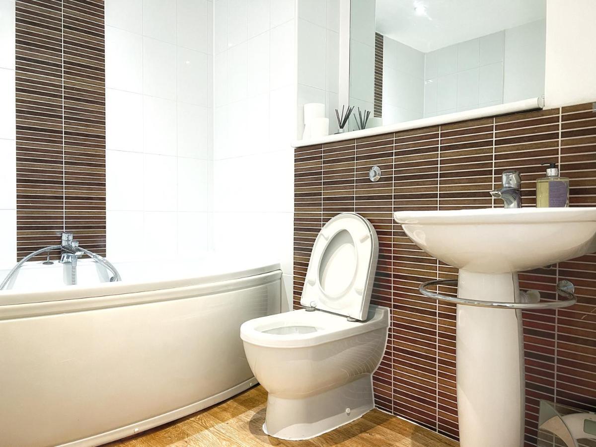 Elegant And Bright Seaside Apt In Swansea Marina ภายนอก รูปภาพ
