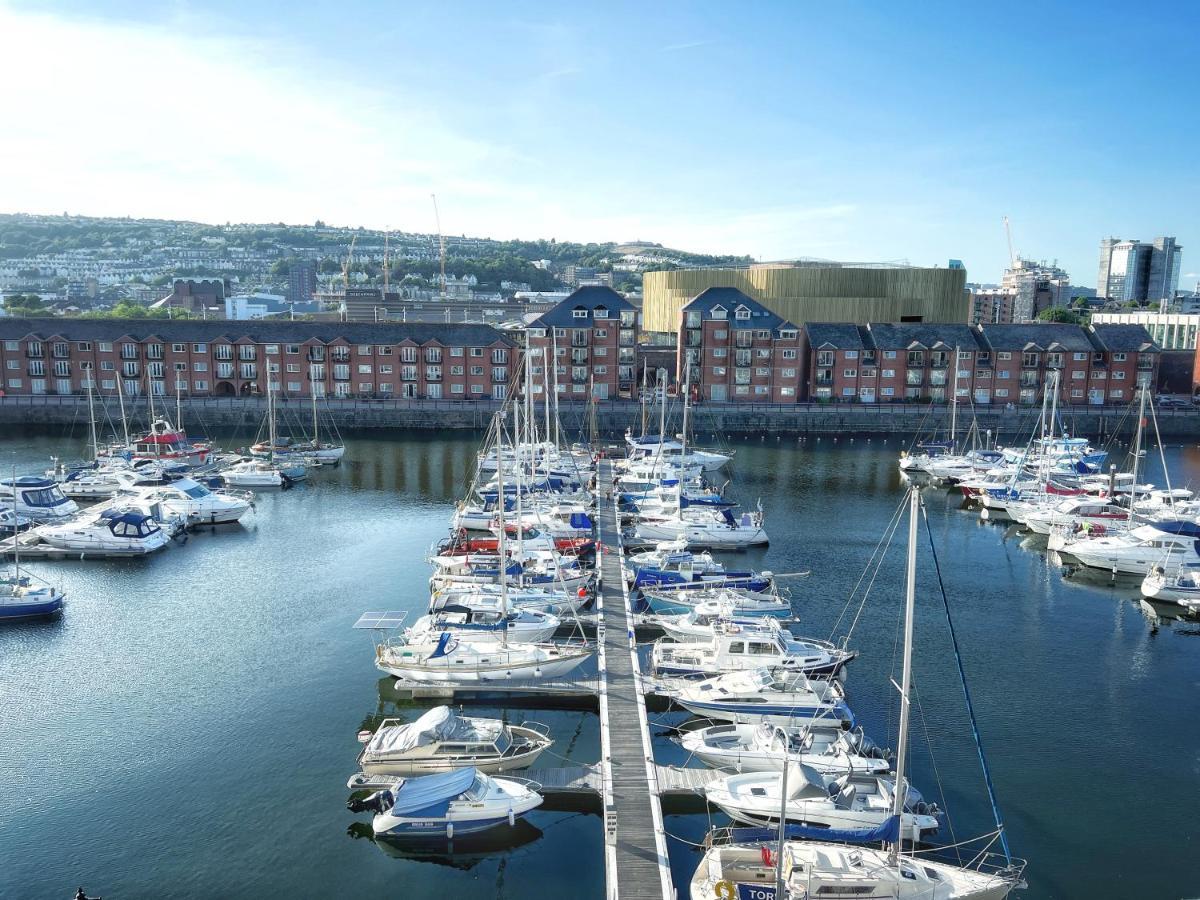 Elegant And Bright Seaside Apt In Swansea Marina ภายนอก รูปภาพ